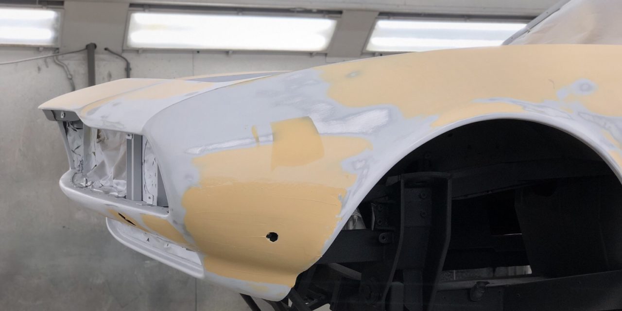 De Maserati aan het strak maken.