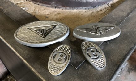 Nieuwe op stapjes binnen. Alvis, Bentley en Austin