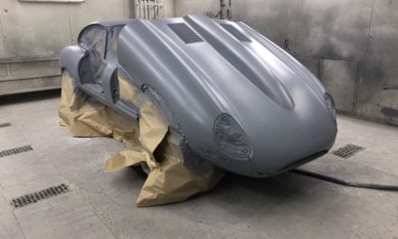 Jaguar E-type in de grondverf