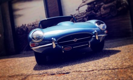 Jaguar E-type klaar om afgeleverd te worden.