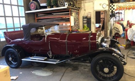 Deze Bentley in dit weekend te zien op Interclassics Maastricht hij staat op de stand van DCR