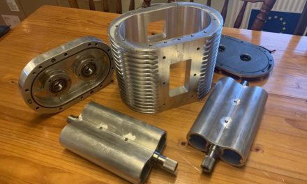 Compressor aan het maken voor een Bentley.
