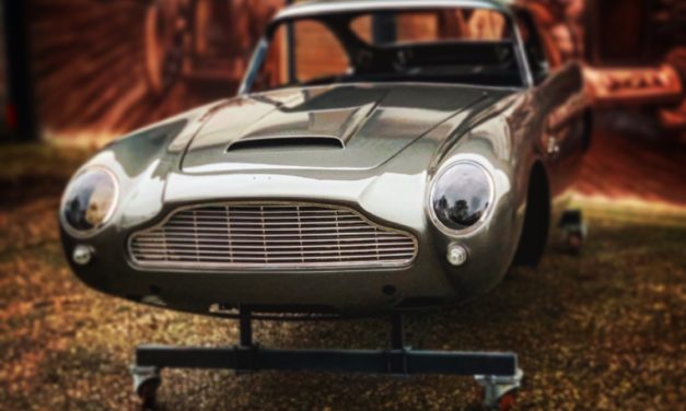 Aston Martin DB5 gespoten.