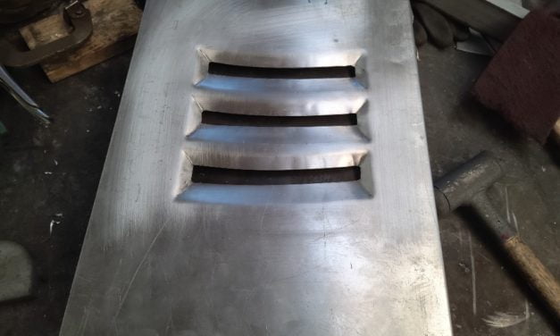 Handgevormde louvres in aluminium
