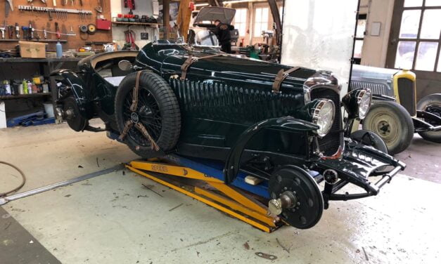Riley Special aan het bouwen.