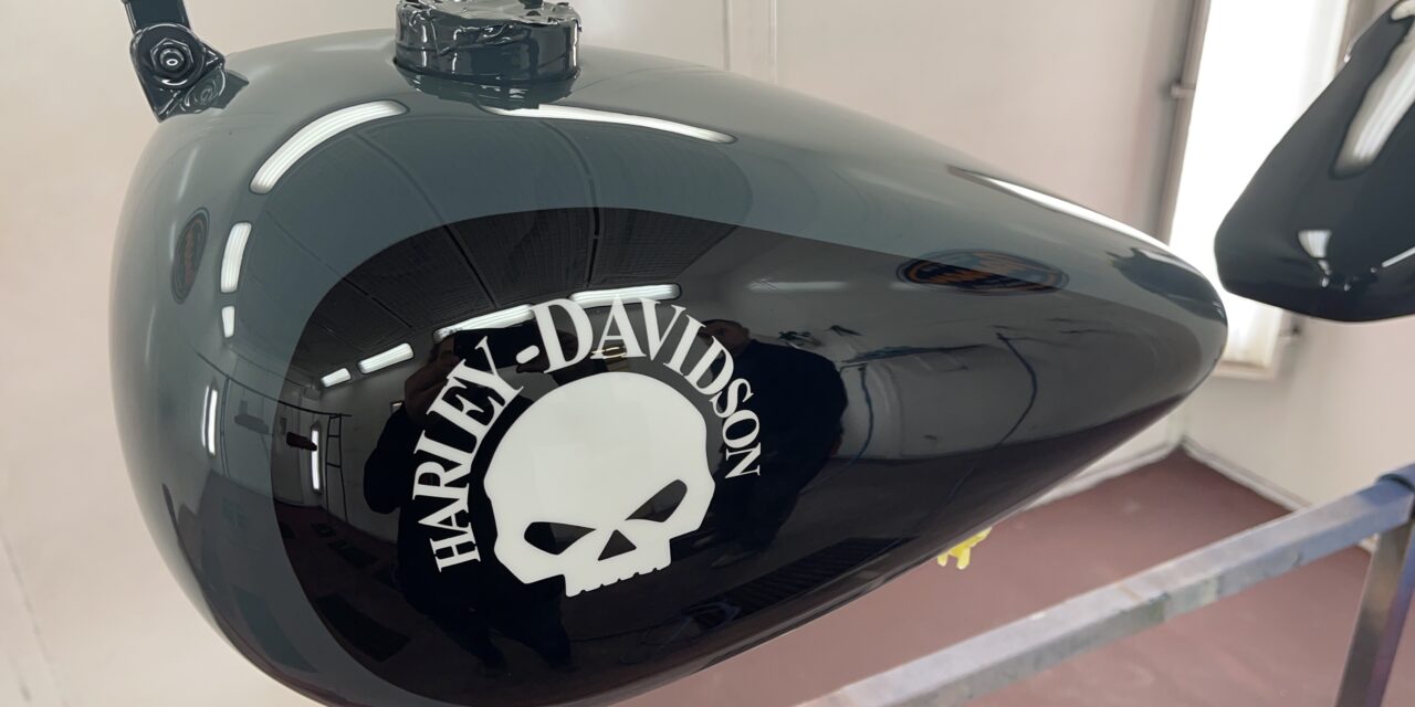 Harley Davidson tank gespoten
