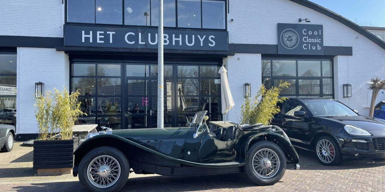 Jaguar SS100 afgeleverd