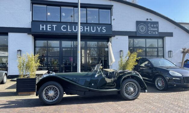 Jaguar SS100 afgeleverd