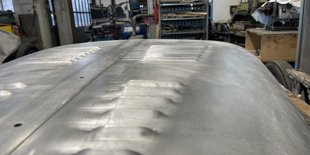 Louvres gemaakt in een Jaguar XK140