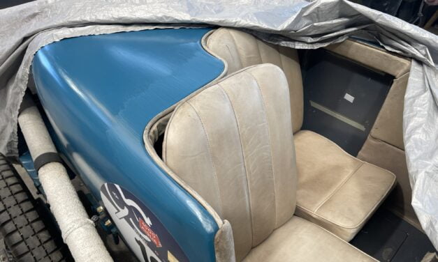 Zitgedeelte van de Bugatti aangepast.