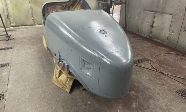 Bentley Bomber Special staat in de kleur.