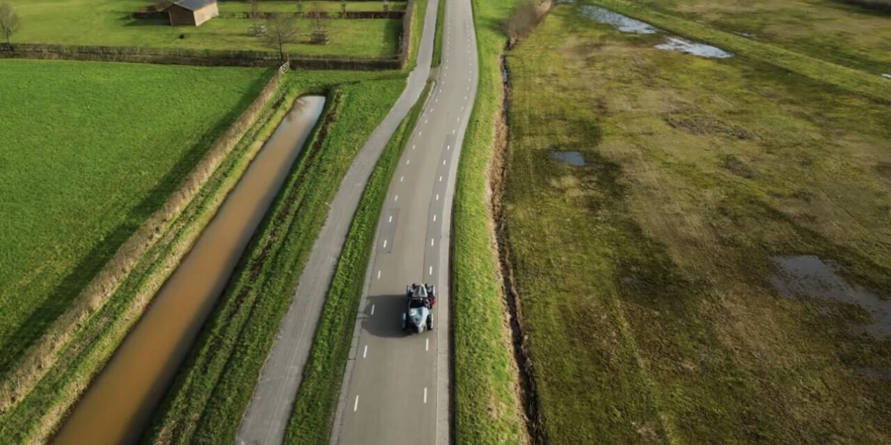 Bentley Bomber in vogelvlucht