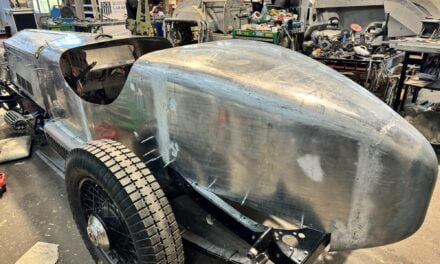 Packard update plaatwerk.