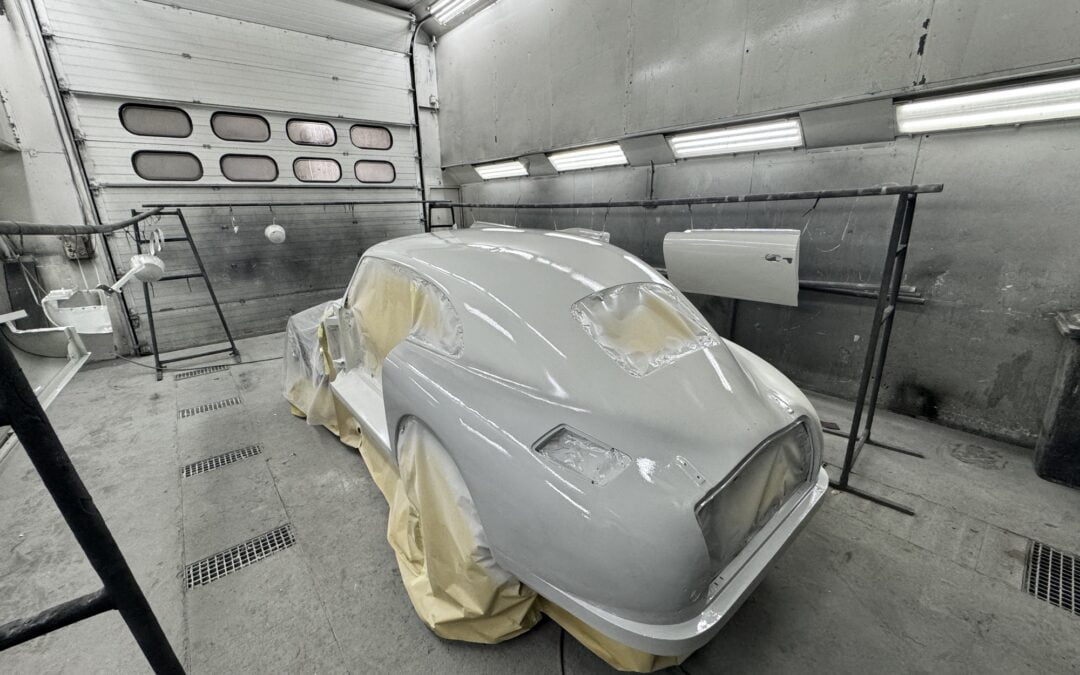 Aston Martin DB2 in de epoxy gespoten