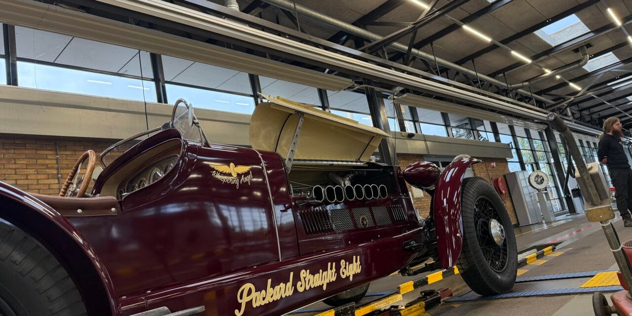 Vandaag is de Packard goedgekeurd en heeft zijn ouden kenteken weer!